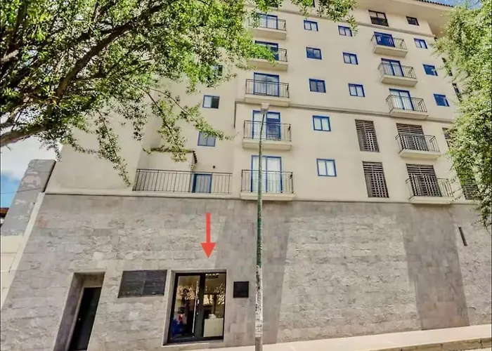 5 Stars Stylish Andean - *